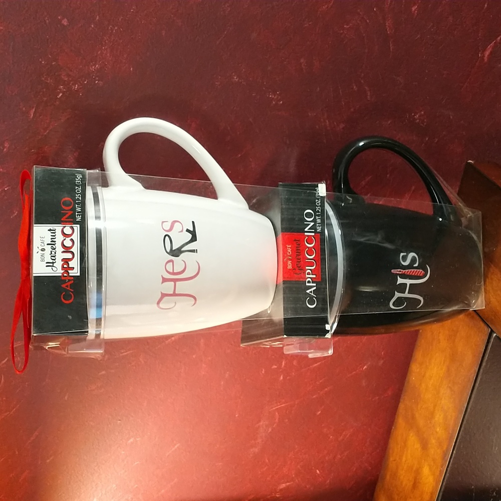 DDI "His & Hers" Black & White XL Mug Set w/Bon Cafe Hazelnut Cappuccino